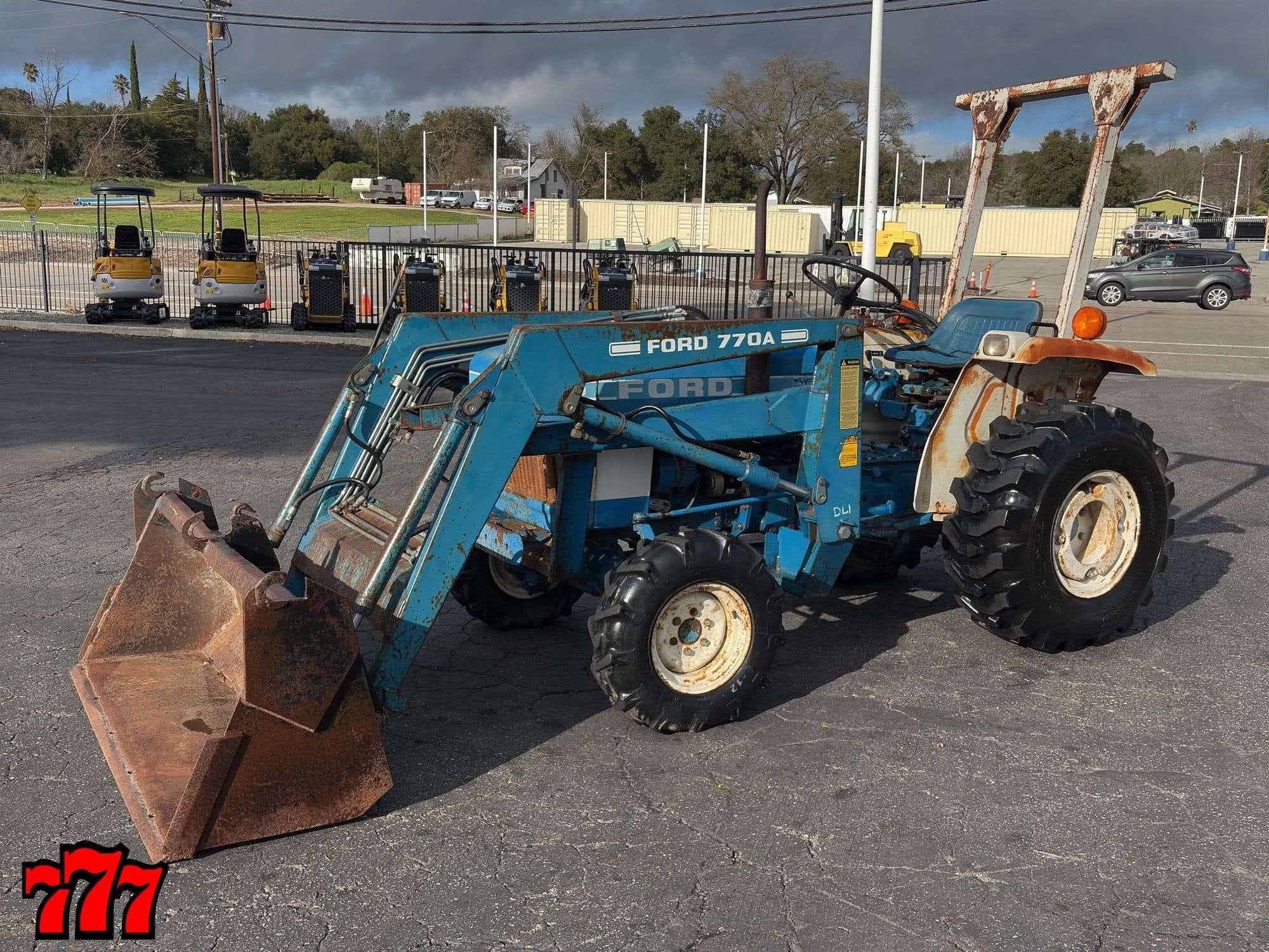 Ford 1310 Equipment Image0