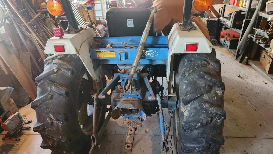 Image of Ford 1320 Primary image