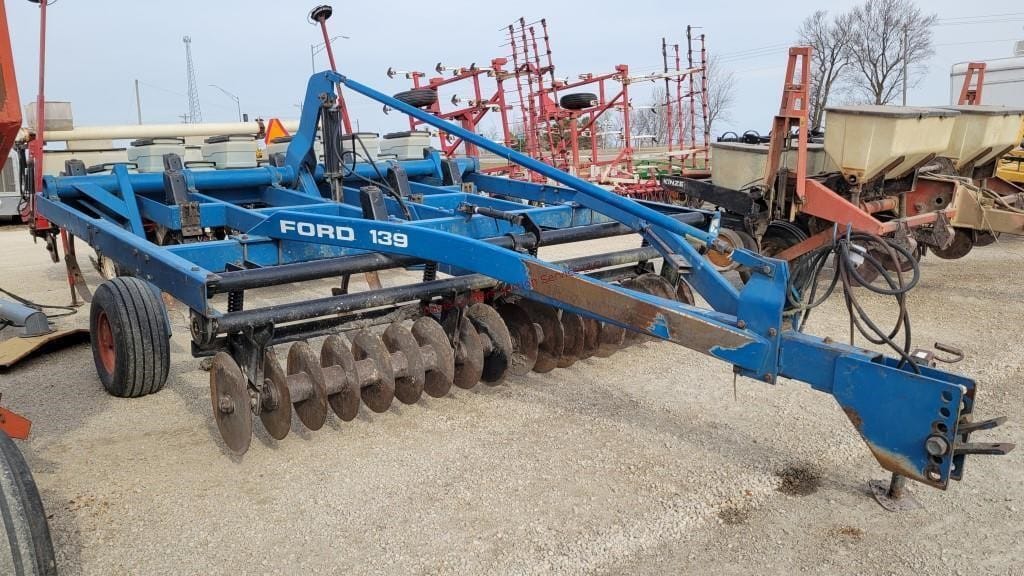 Ford 139 Equipment Image0