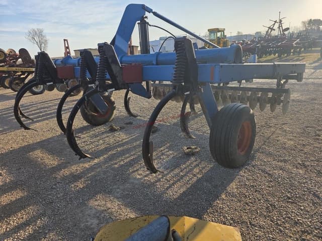 Image of Ford 139 equipment image 3