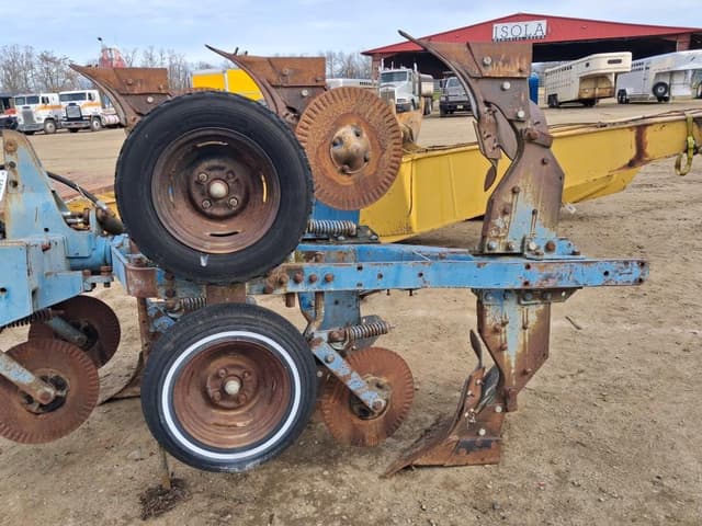 Image of Ford 145 equipment image 3