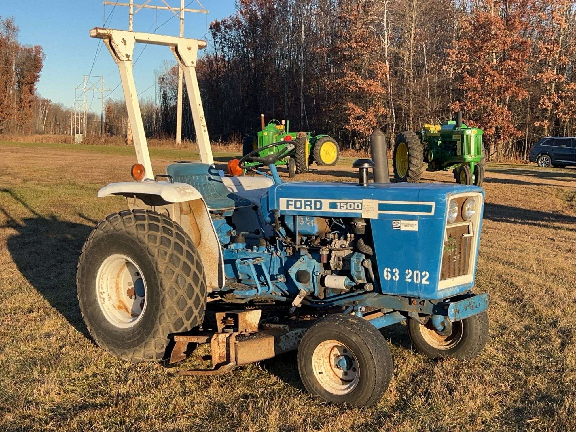 Ford 1500 Equipment Image0
