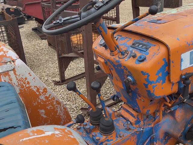 Image of Ford 1500 equipment image 3