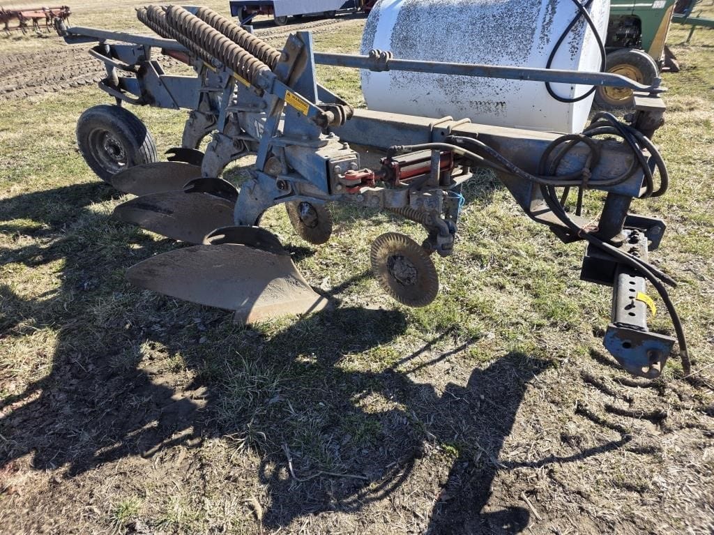 Ford 151 Equipment Image0