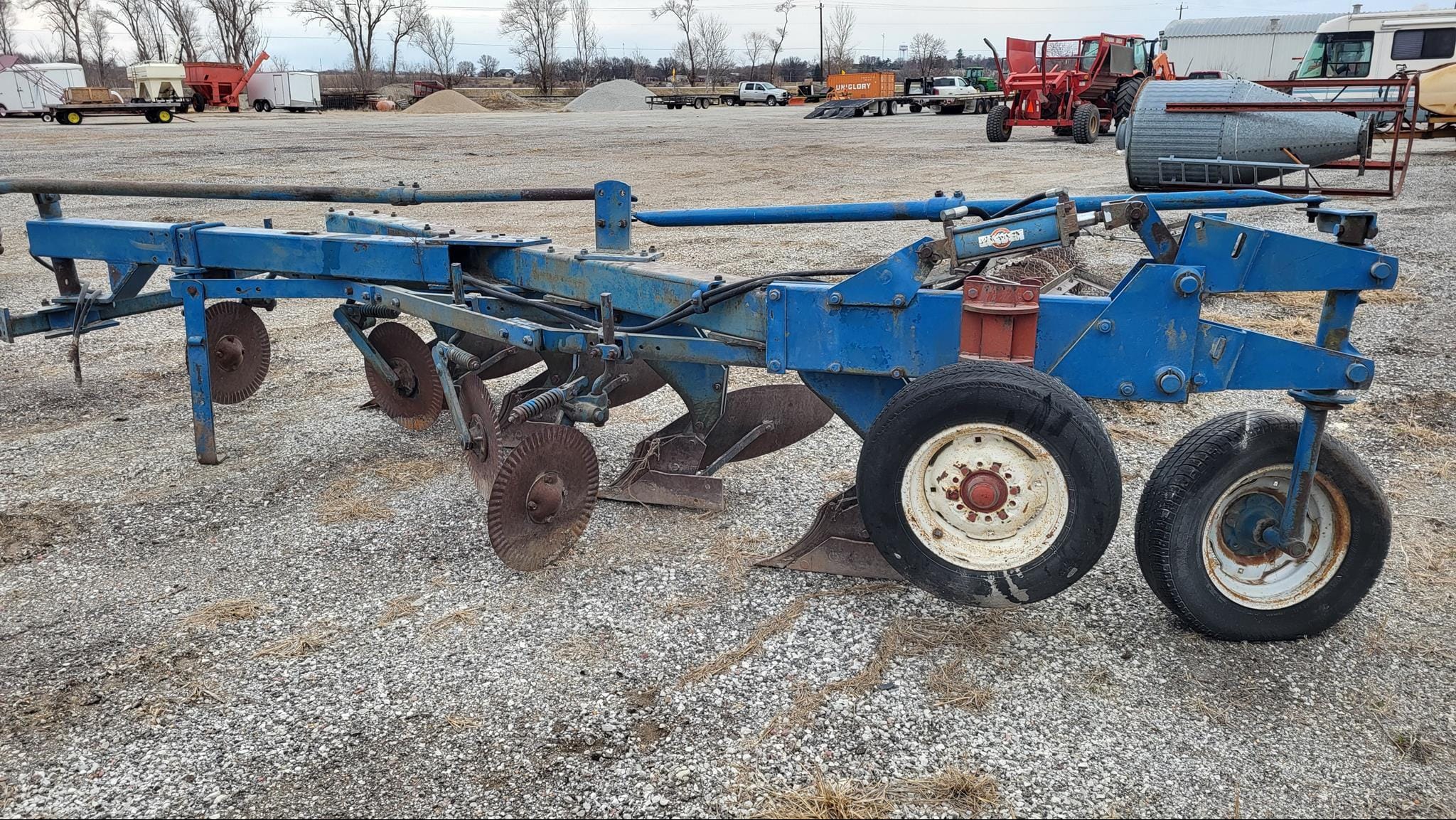 Ford 151 Equipment Image0