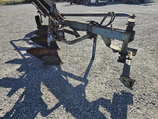 Image of Ford 151 equipment image 3