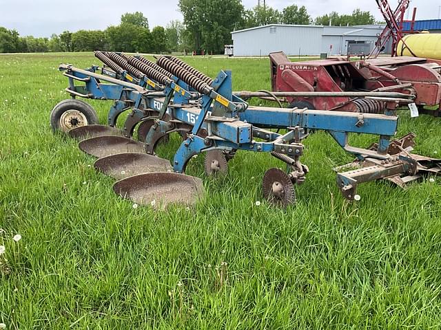 Image of Ford 151 equipment image 1
