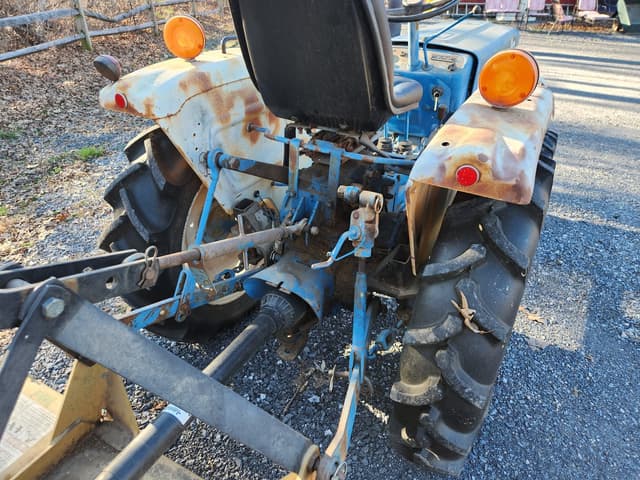 Image of Ford 1510 equipment image 3