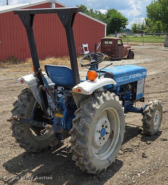 Image of Ford 1510 equipment image 4