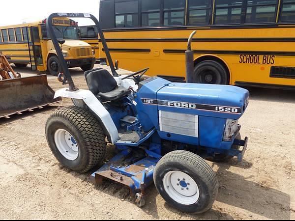 Image of Ford 1520 equipment image 1