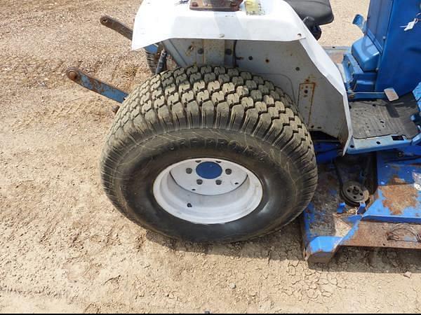Image of Ford 1520 equipment image 3