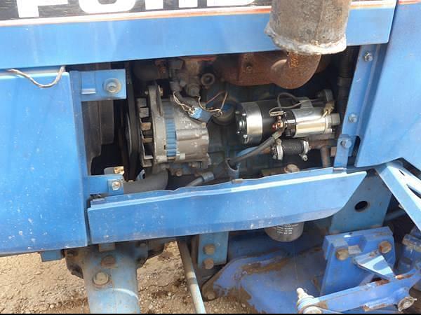 Image of Ford 1520 equipment image 4