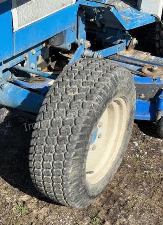 Image of Ford 1520 equipment image 2