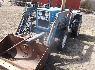 Ford 1600 Equipment Image0