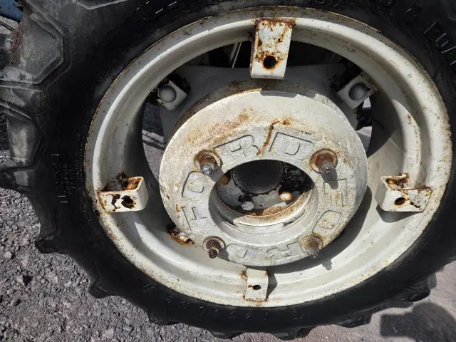 Image of Ford 1600 equipment image 2