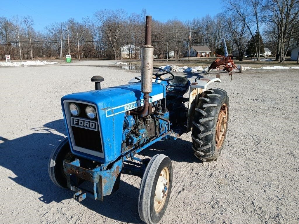 Ford 1600 Equipment Image0