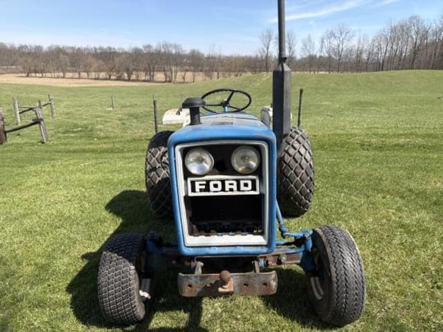 Image of Ford 1600 equipment image 3