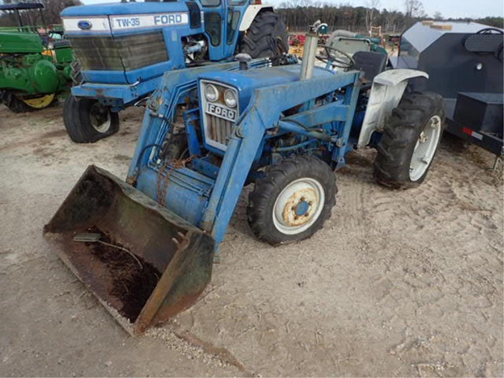 Ford 1600 Equipment Image0