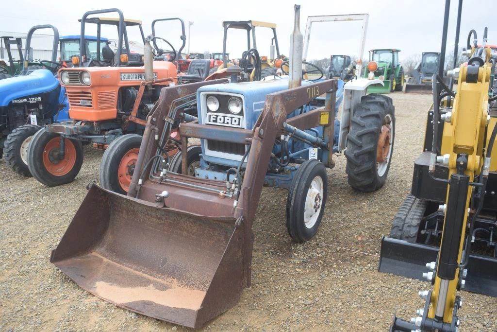 Ford 1600 Equipment Image0