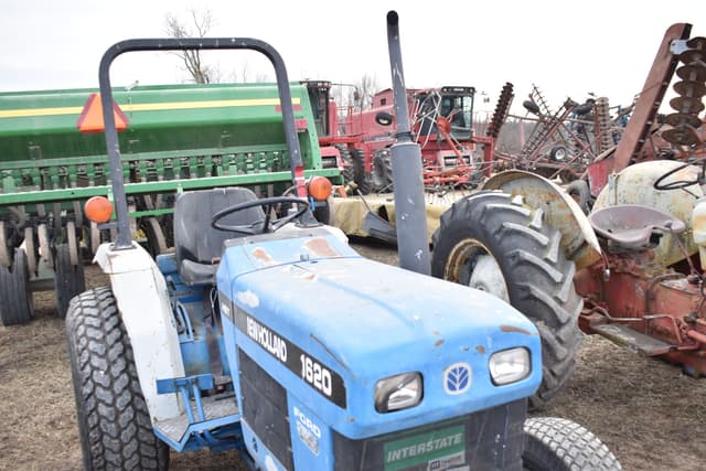 Image of Ford 1620 equipment image 4