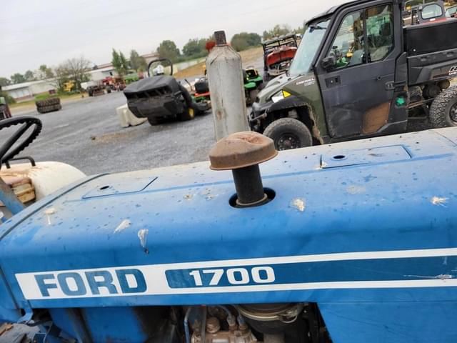 Image of Ford 1700 equipment image 3