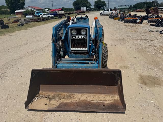 Image of Ford 1700 equipment image 1