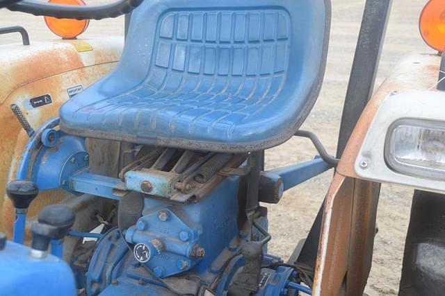 Image of Ford 1710 equipment image 4