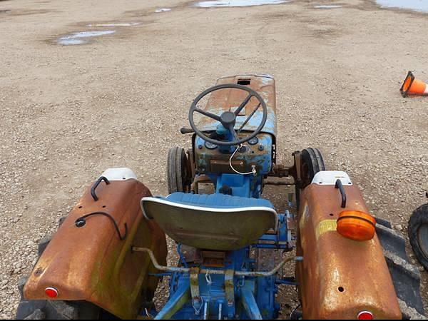 Image of Ford 1710 equipment image 4