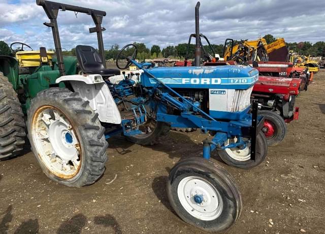 Image of Ford 1710 equipment image 1