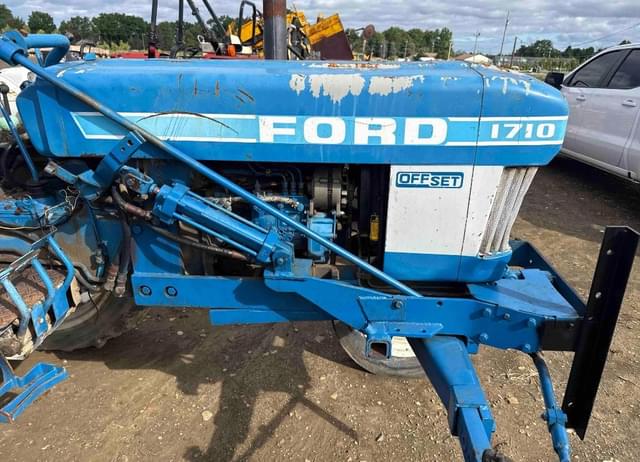 Image of Ford 1710 equipment image 2