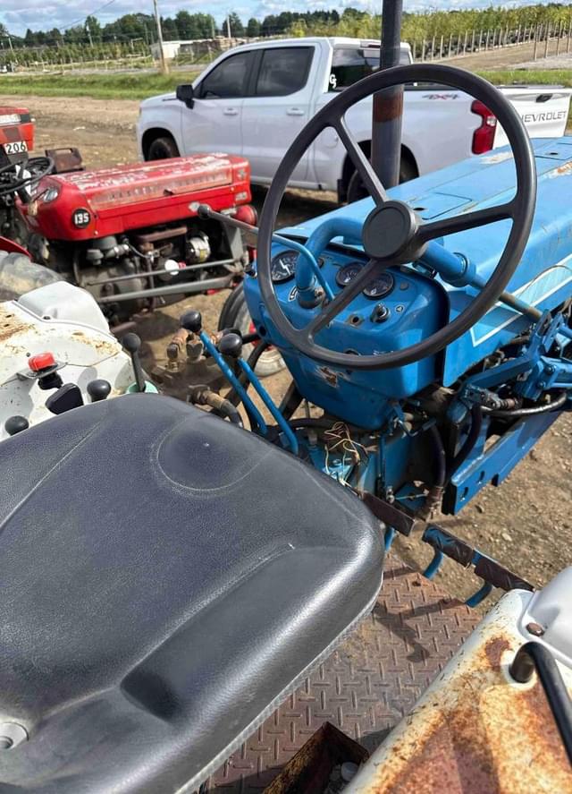 Image of Ford 1710 equipment image 4