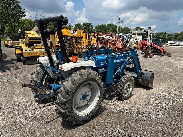 Image of Ford 1710 equipment image 4