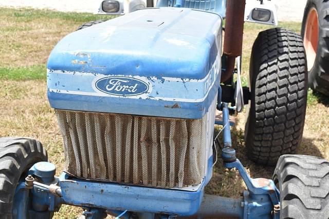 Image of Ford 1710 equipment image 4