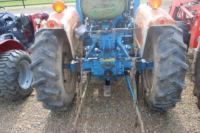 Image of Ford 1710 equipment image 3