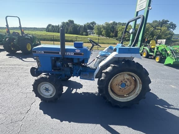 Image of Ford 1715 equipment image 1