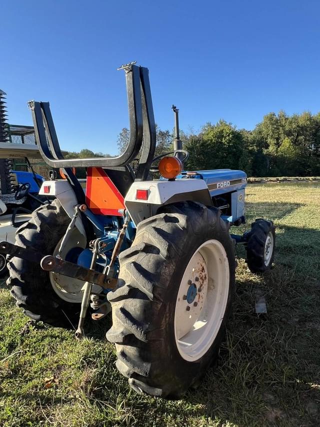 Image of Ford 1715 equipment image 2