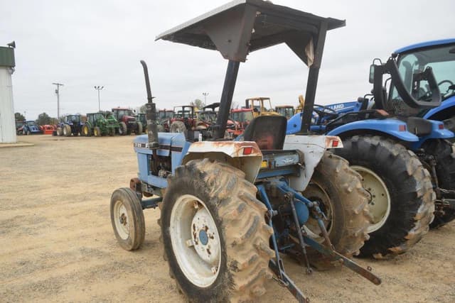 Image of Ford 1720 equipment image 1