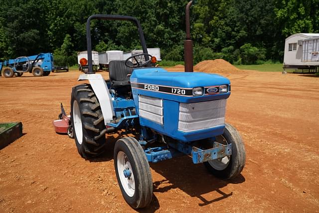 Image of Ford 1720 equipment image 3