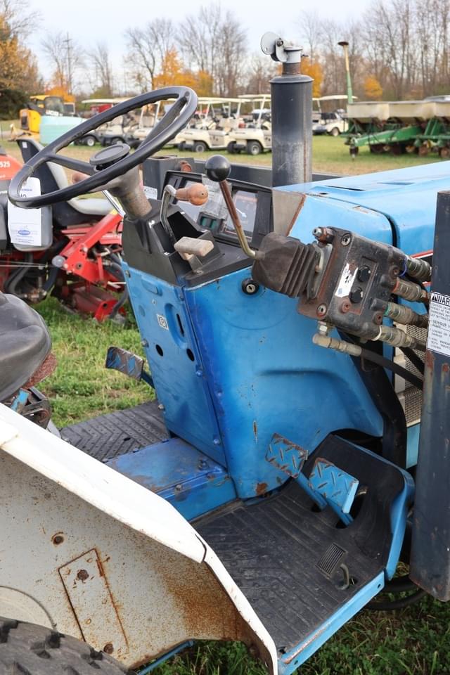 Image of Ford 1720 equipment image 4