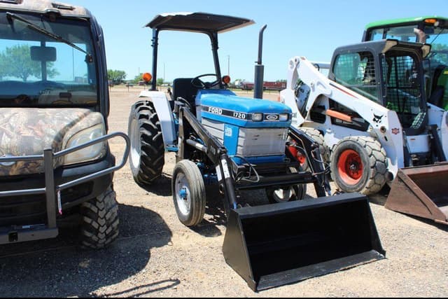 Image of Ford 1720 equipment image 3