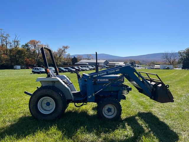 Image of Ford 1720 equipment image 2