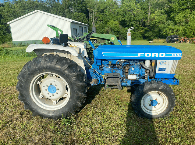 Image of Ford 1910 equipment image 3