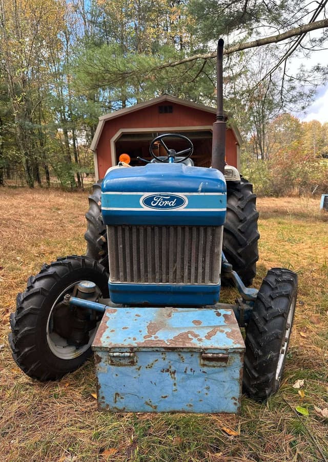 Image of Ford 1910 equipment image 2
