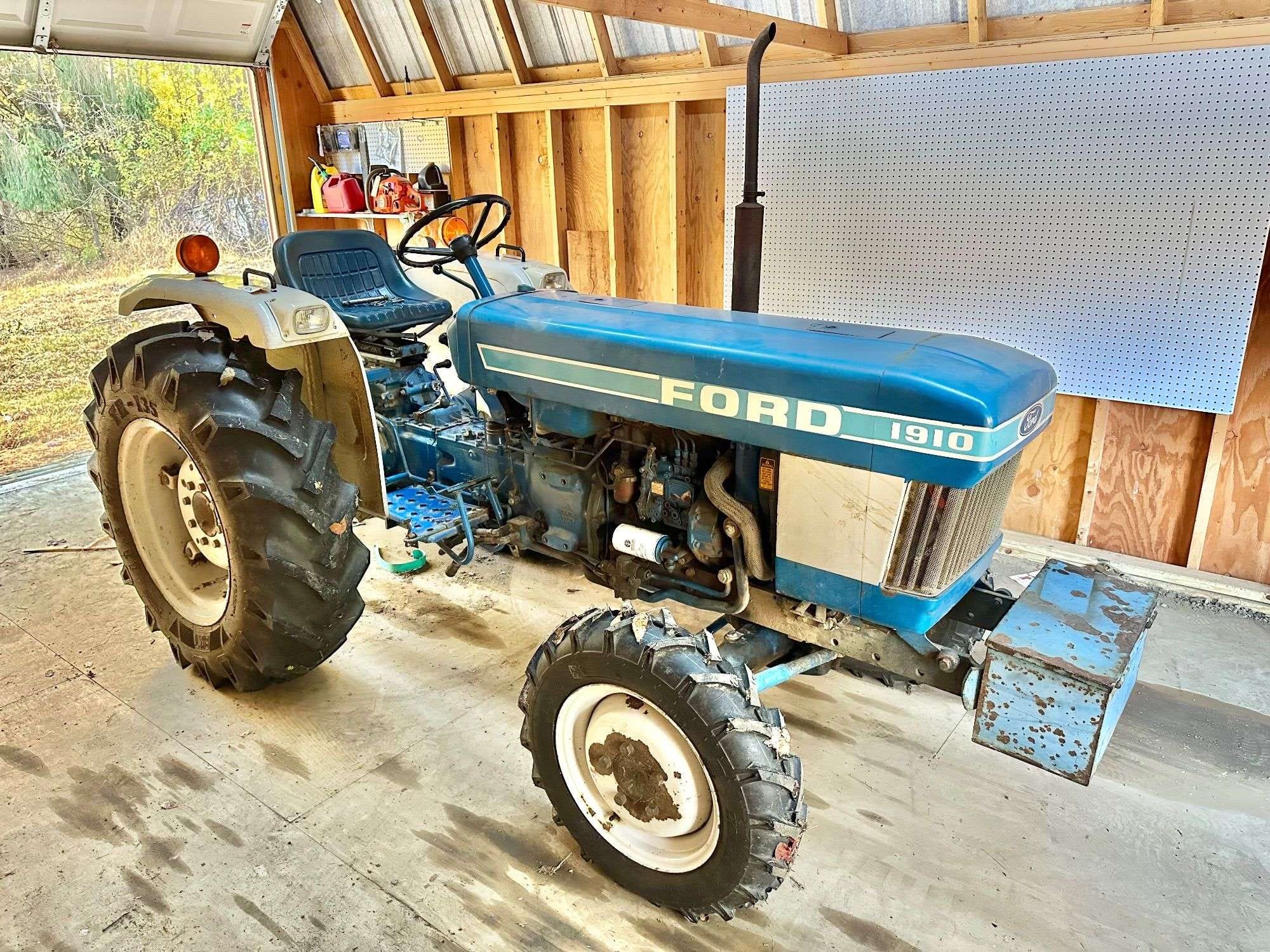 Ford 1910 Equipment Image0