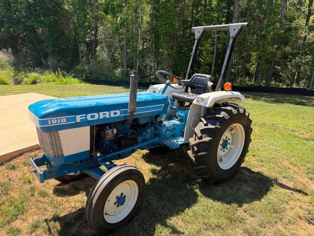 1910 Ford 1910 Equipment Image0