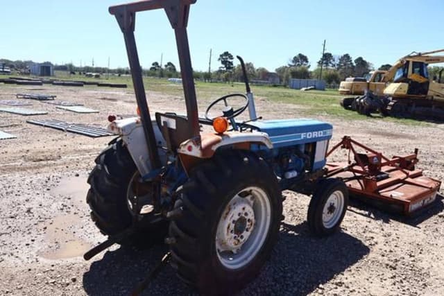 Image of Ford 1910 equipment image 3