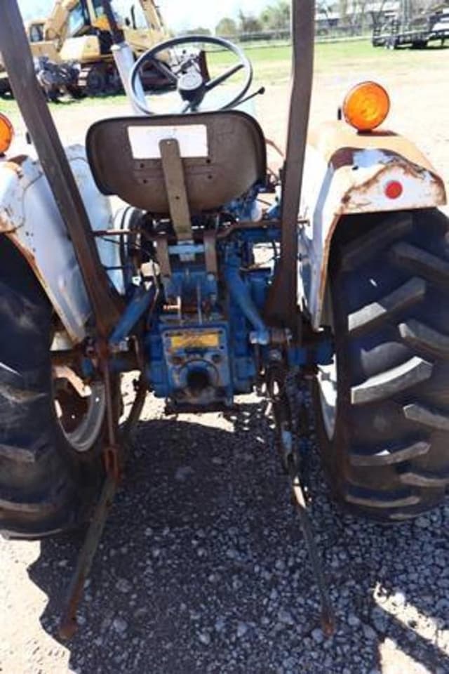 Image of Ford 1910 equipment image 4