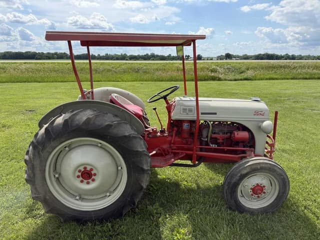 Image of Ford 8N equipment image 4