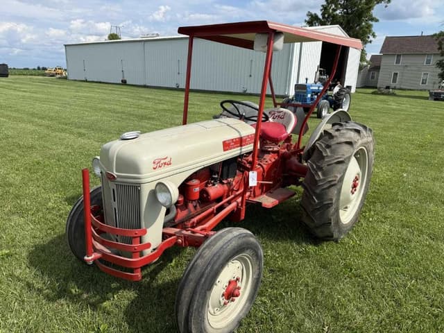 Image of Ford 8N equipment image 1