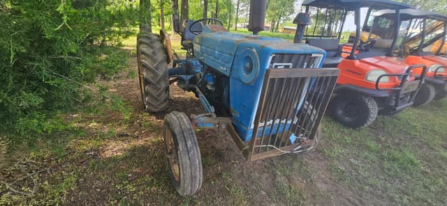 Image of Ford 2000 equipment image 2